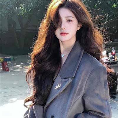 蝙蝠女侠第三季 封面